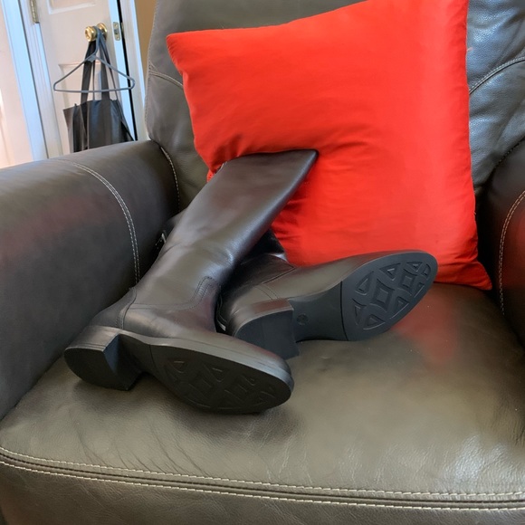 Brand new Steve Madden leather boots - Picture 6 of 6